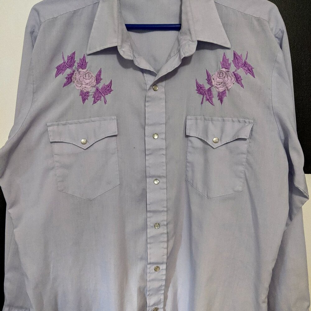 Beautiful vintage floral embroidered western shirt (Karman brand, Size Large)